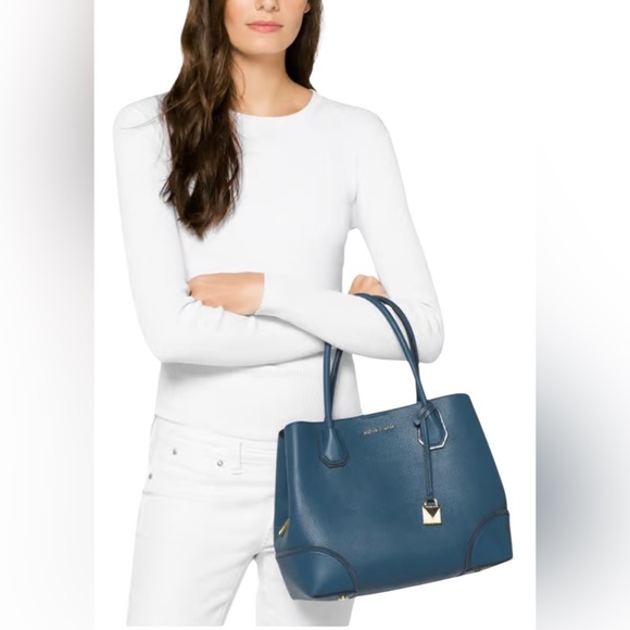 Michael Kors Handbags - Michael Kors Women Mercer Gallery Leather Tote Blue Workwear EUC Minimalist Chic